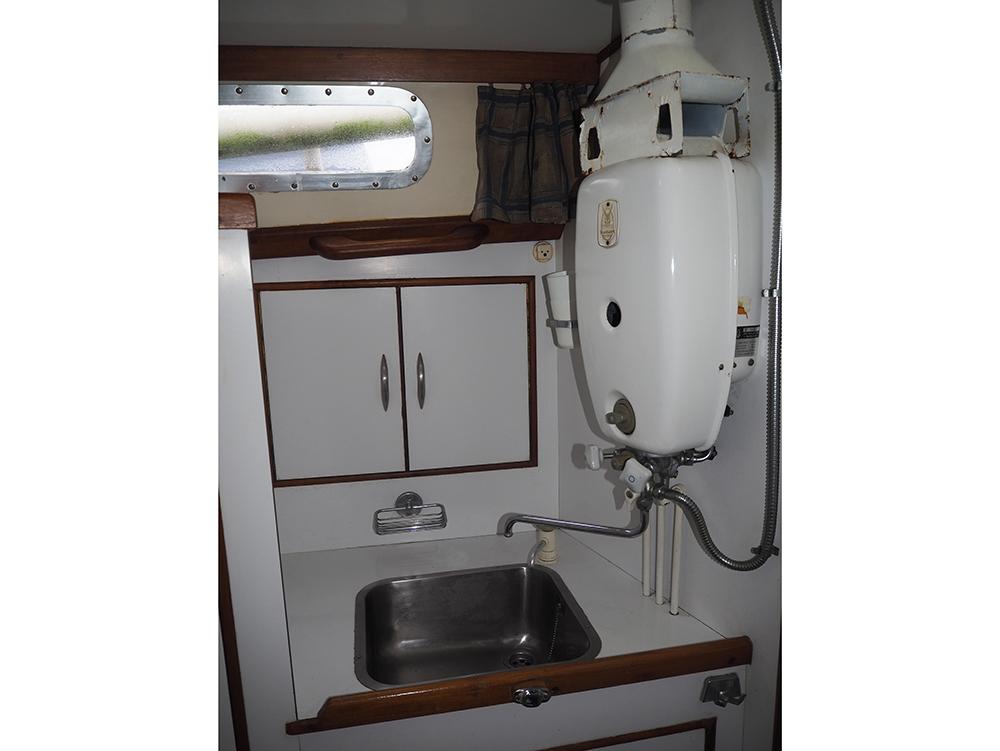 Cabin en avant, H&eacute;bergements